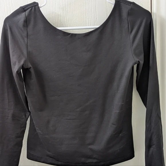 EUC Offline By Aerie The Hugger Long Sleeve Open Back Tee Shirt - Picture 4 of 7